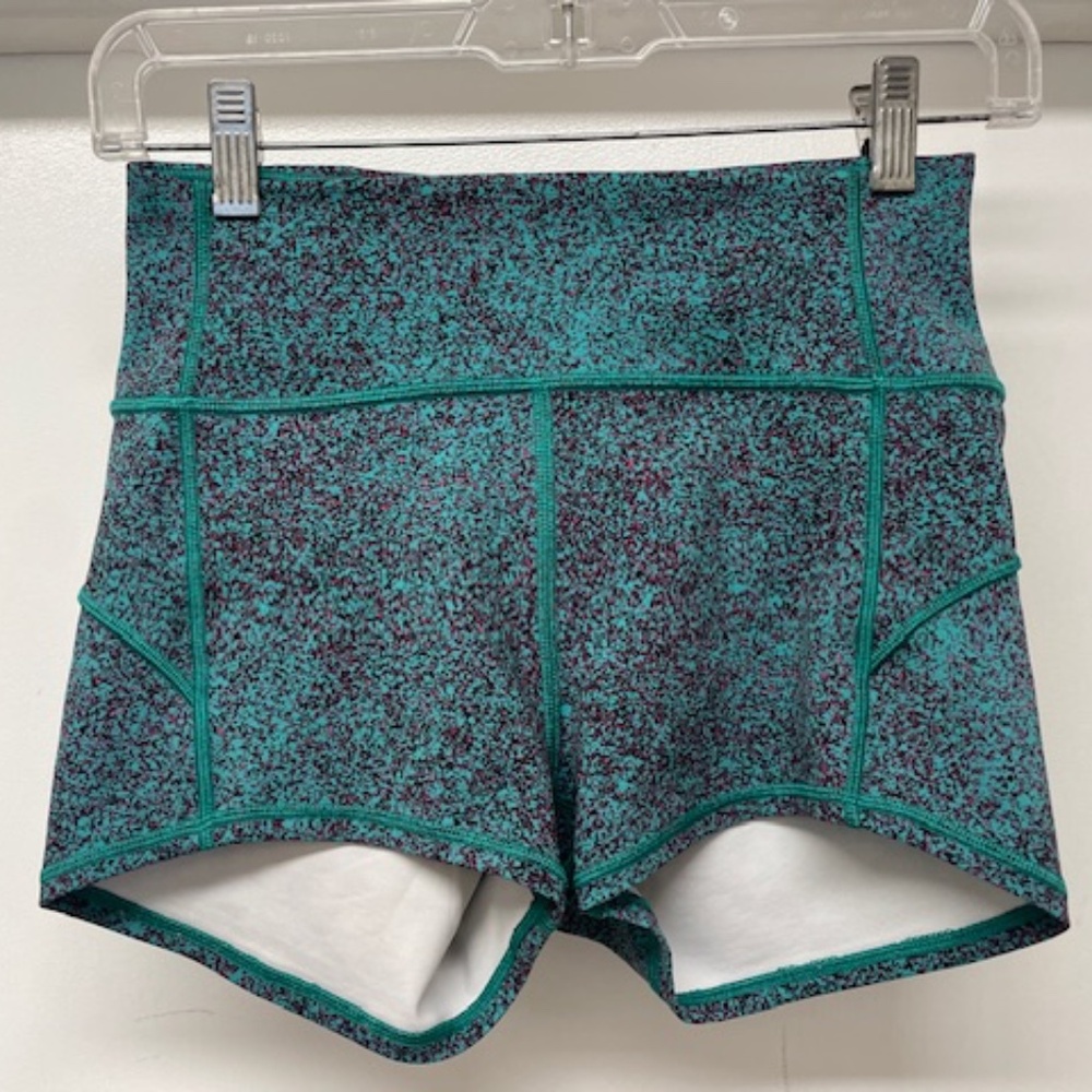 Lululemon In Movement Short *Everlux 2.5" Ditzy Spritz Teal Booty Shorts EUC